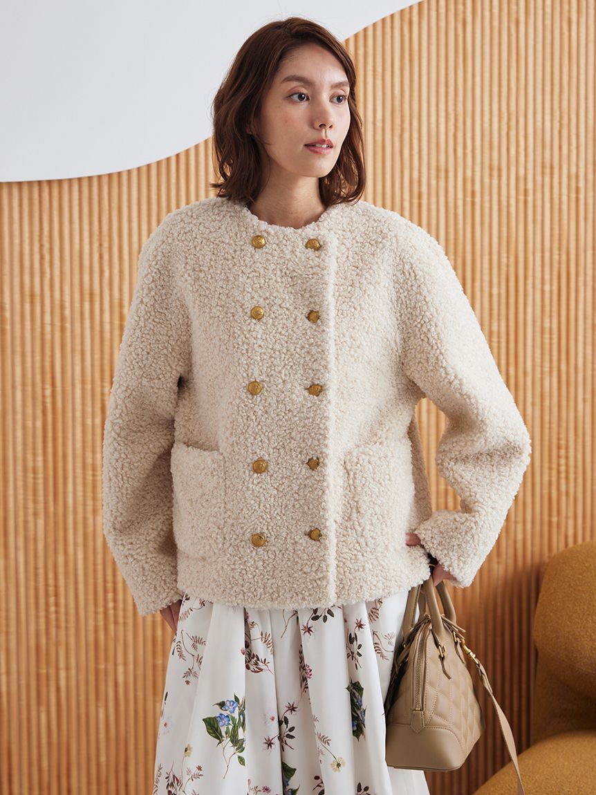 金釦蓬鬆毛絨短版外套 09WFJ255028