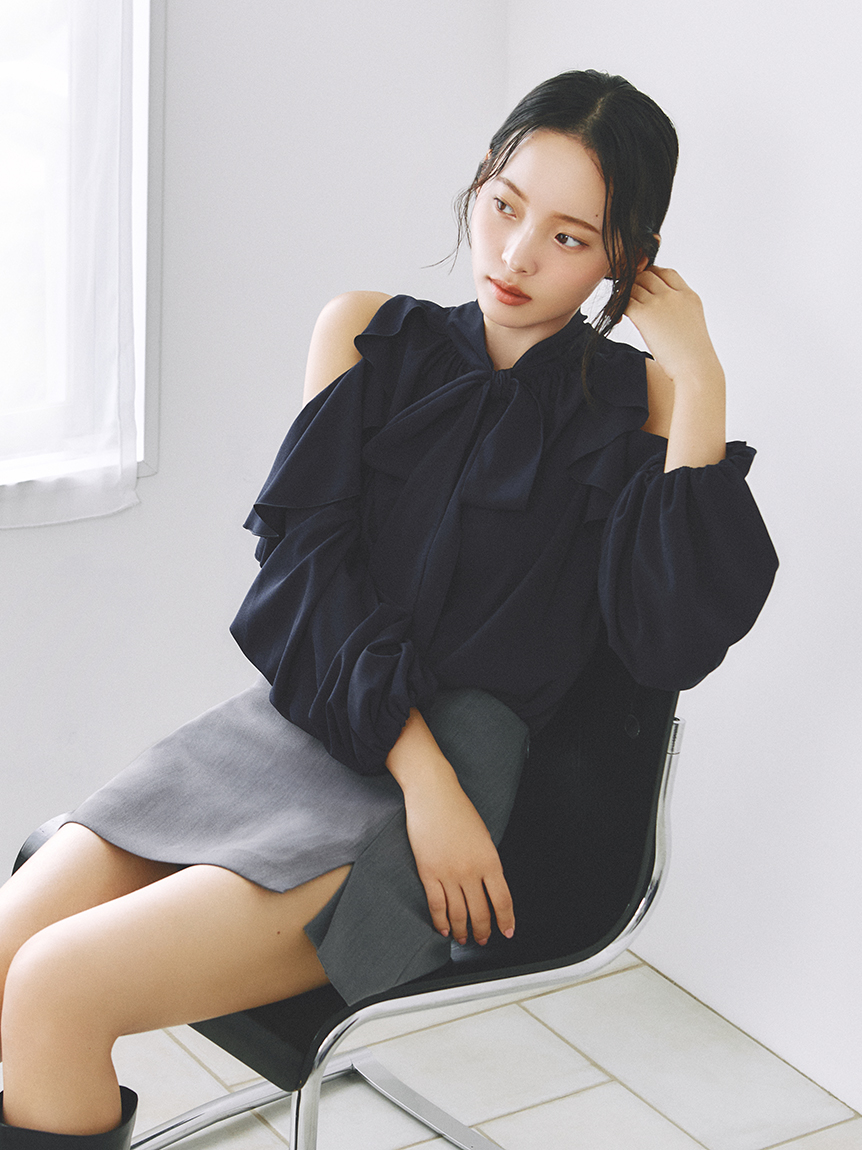 2way露肩荷葉蝴蝶結上衣 FWFB255094