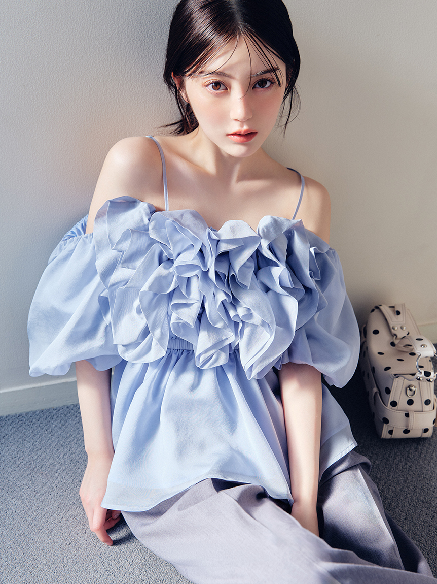 露肩立體花卉感荷葉層次上衣 FWFB261102