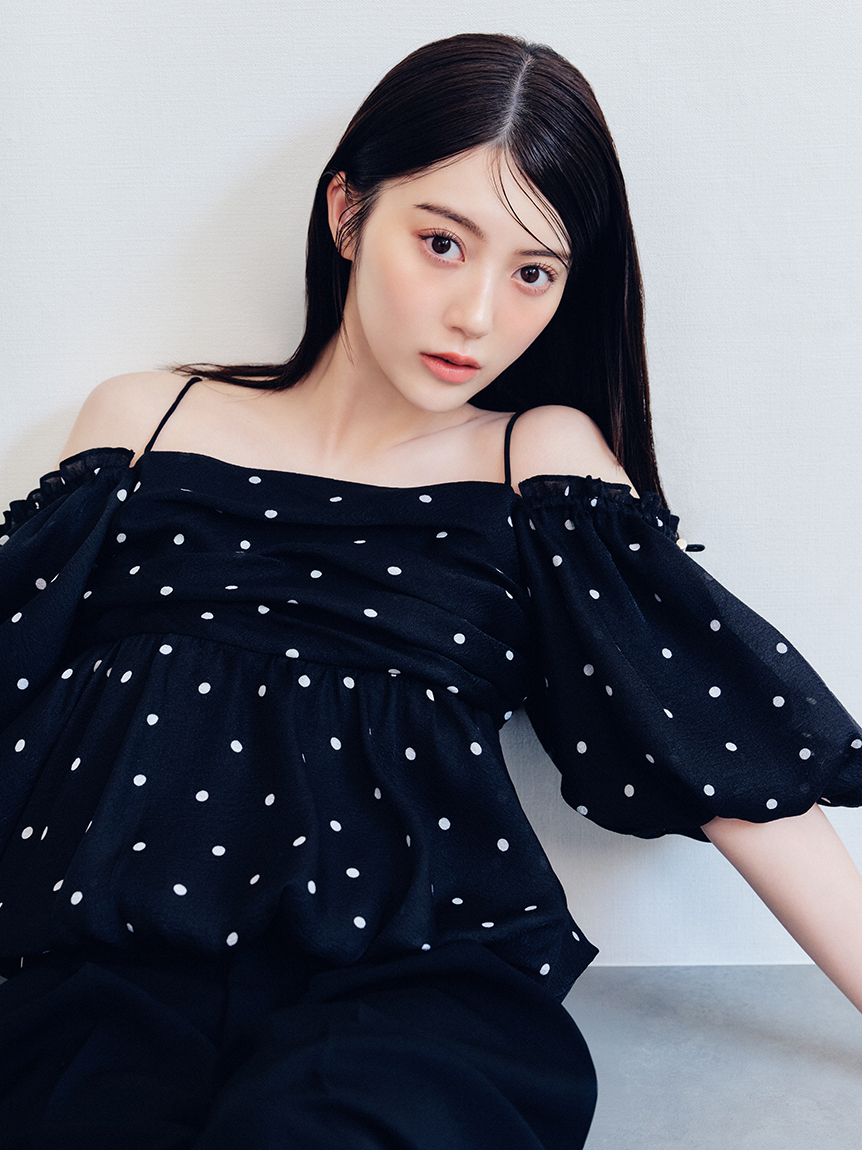 露肩澎袖上衣/ 可水洗 FWFB261141