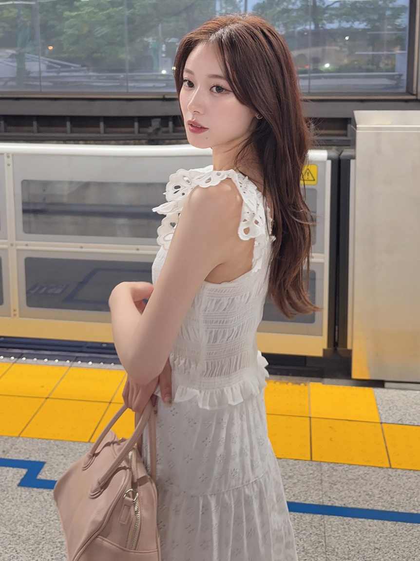 單色刺繡露肩連身裙 FWFO252094