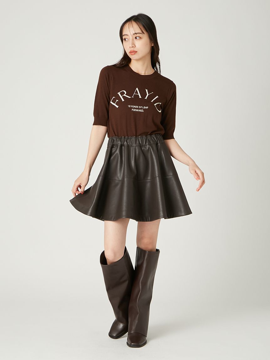 皮質感圓弧剪裁短裙 FWFS254256