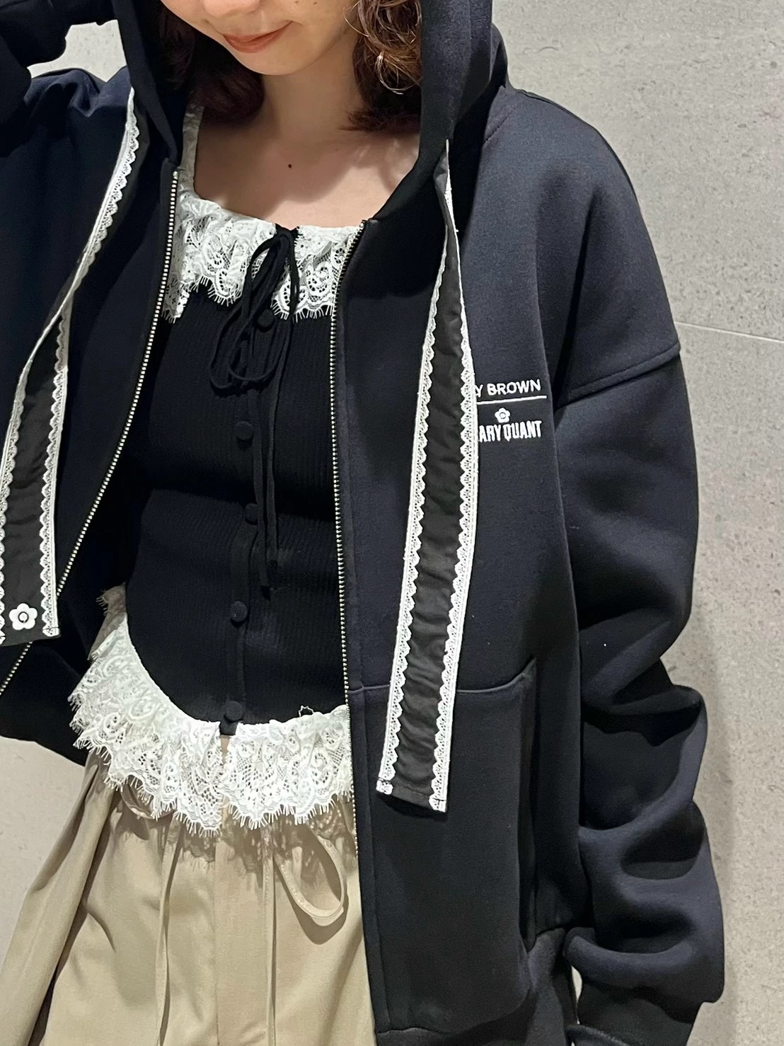 【LILY BROWN×MARY QUANT】拉鍊連帽上衣 LWCT264108