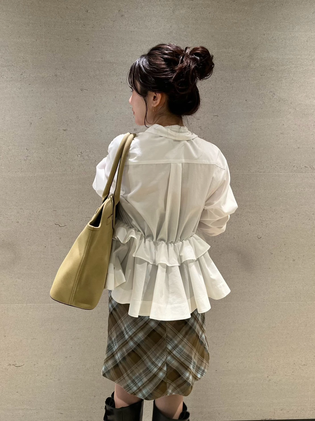 荷葉傘襬襯衫 LWFB264130