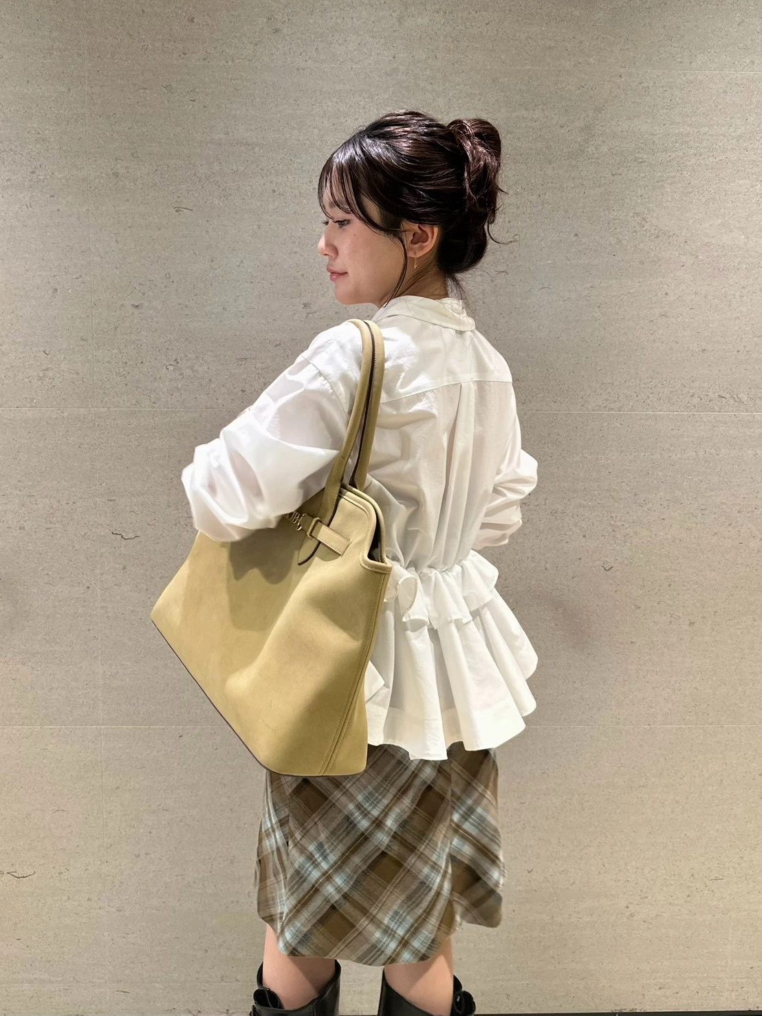 荷葉傘襬襯衫 LWFB264130