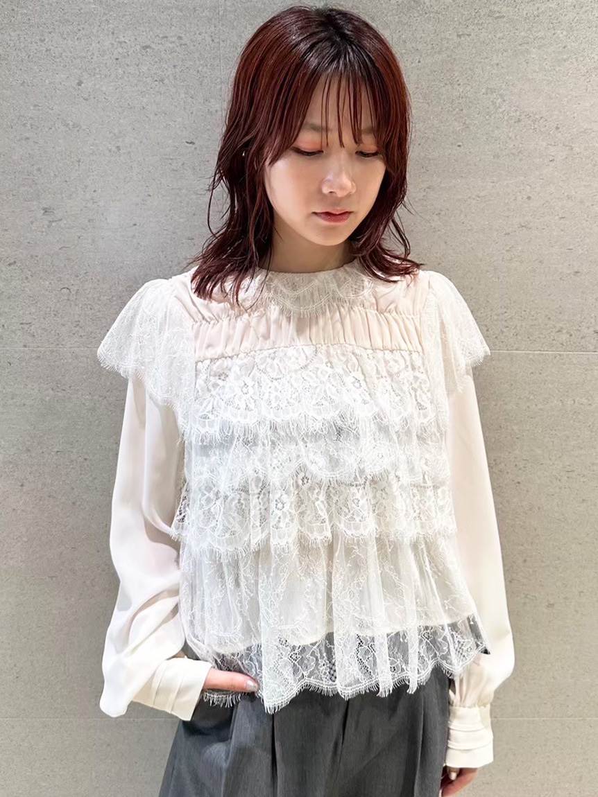 蕾絲荷葉邊上衣 LWFT255128