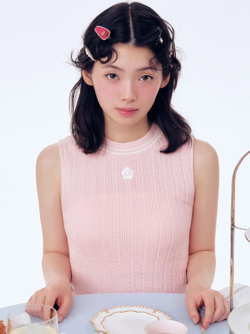 【LILY BROWN×MARY QUANT】雛菊刺繡針織上衣 LWNT264106