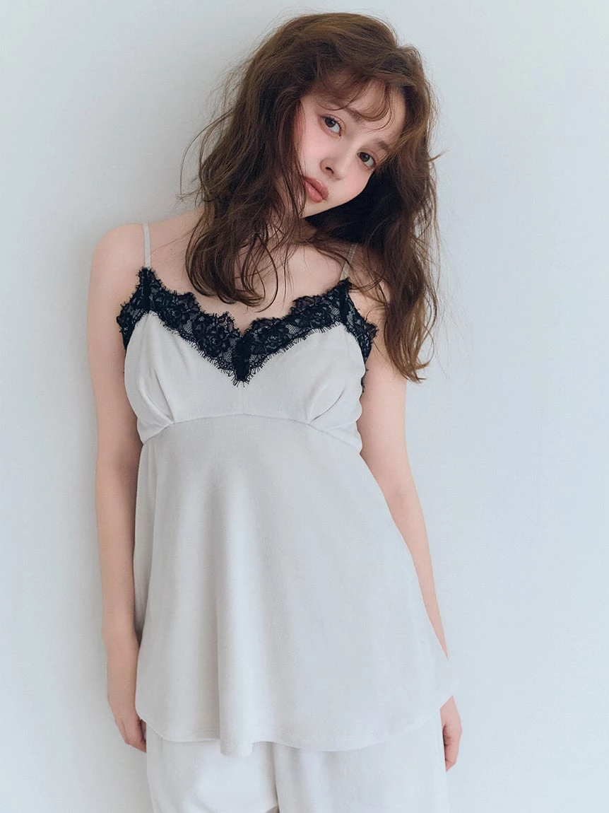 【IFMC.®】絲滑刷毛附罩杯細肩帶上衣 SHCT264075