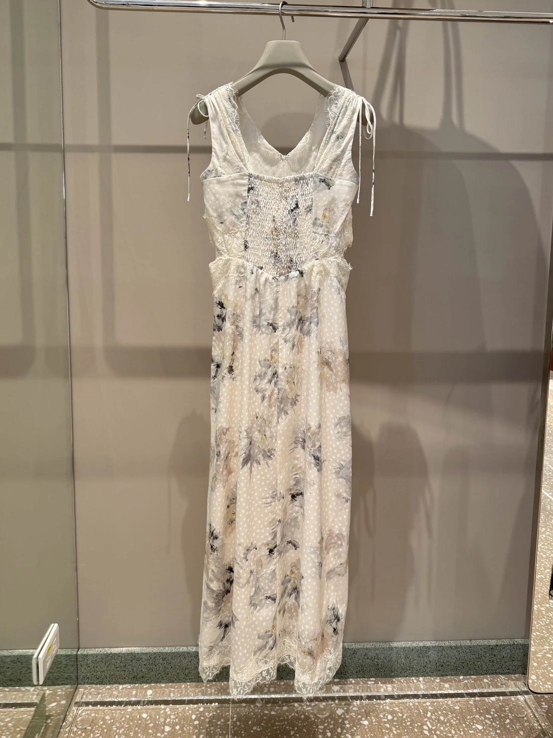 蕾絲拼接連身裙 SWFO264434