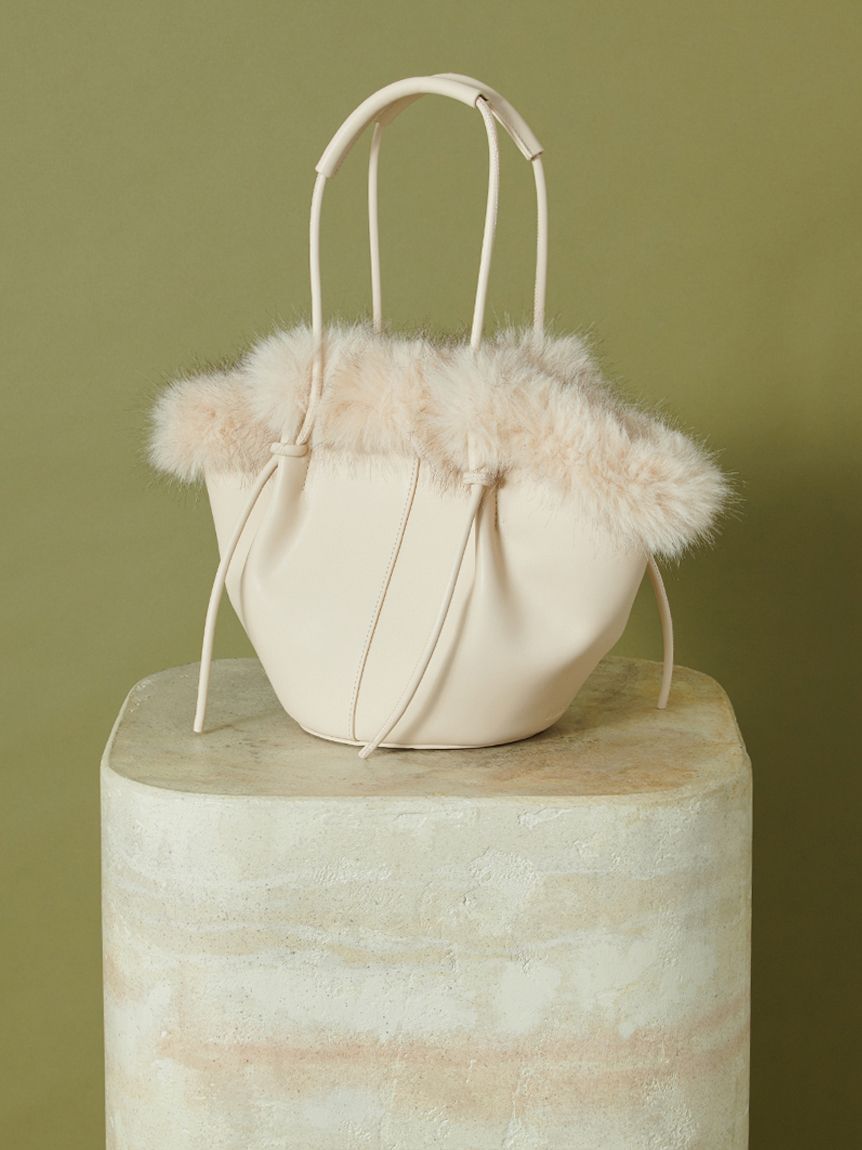 毛絨水桶包 SWGB255621